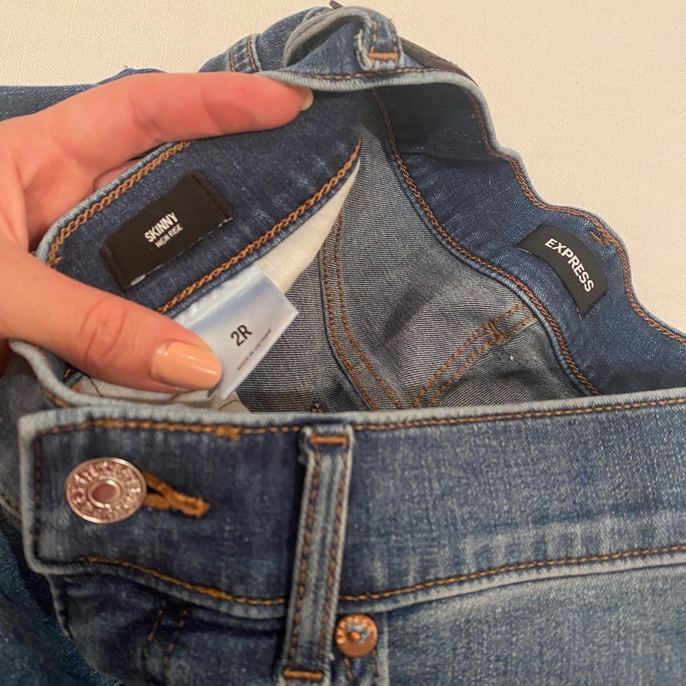 Express Skinny High Rise Jeans - Picture 2 of 3